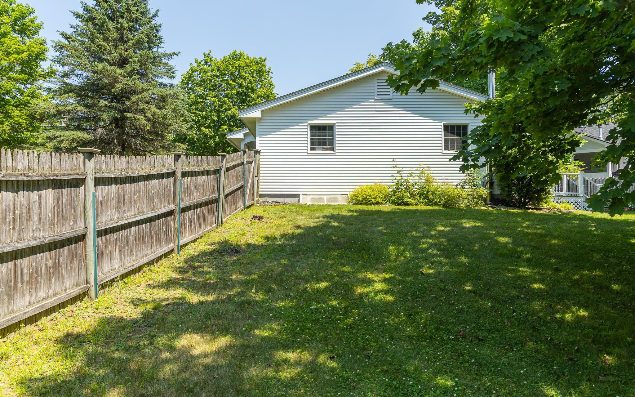636 Court Street Keene, NH 03431 - Photo 10 of 38