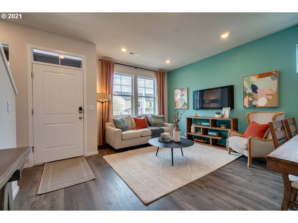 895 North 19th Avenue Cornelius, OR 97113 - Photo 2 of 24 Gallery Image 2