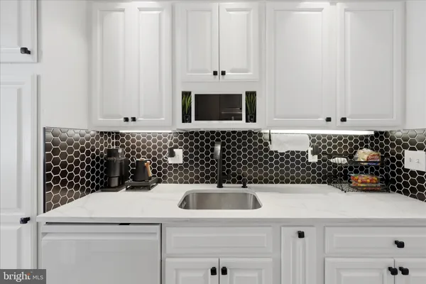 $635,000 | 9806 Sweet Mint Drive, Vienna, VA 22181