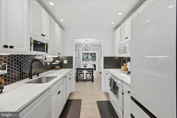 $635,000 | 9806 Sweet Mint Drive, Vienna, VA 22181