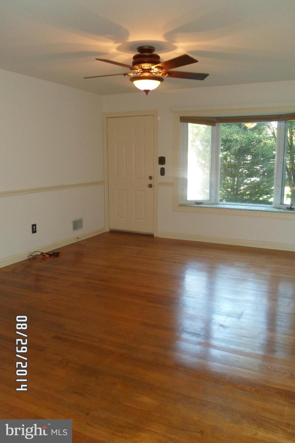 23471 Myrtle Point Road California, MD 20619 - Photo 8 of 11 Living Room