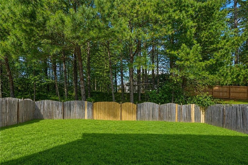 375 Parkmont Way Dallas, GA 30132 - Photo 3 of 33