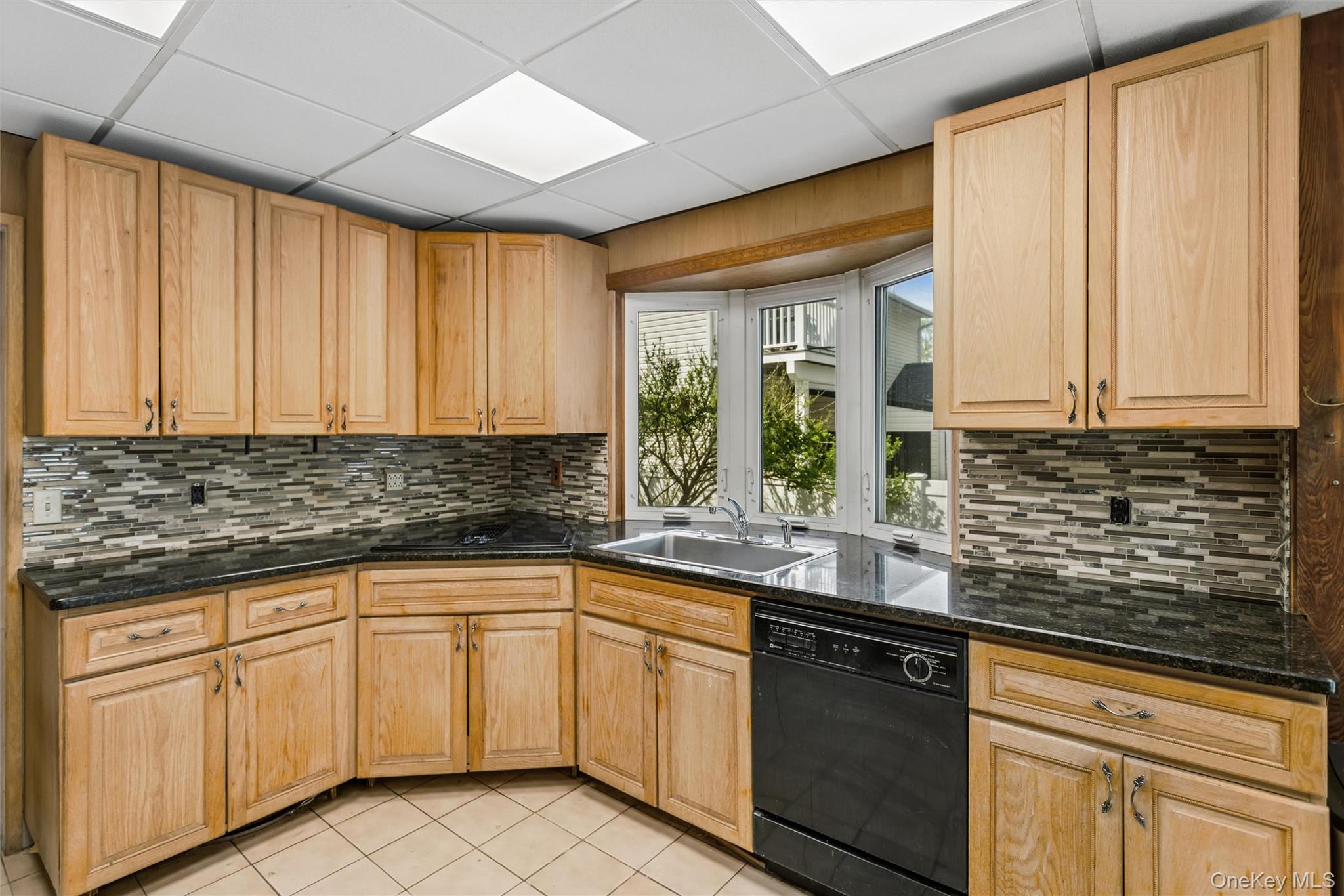 50 Roxbury Road Rockville Centre, NY 11570 - Photo 14 of 45