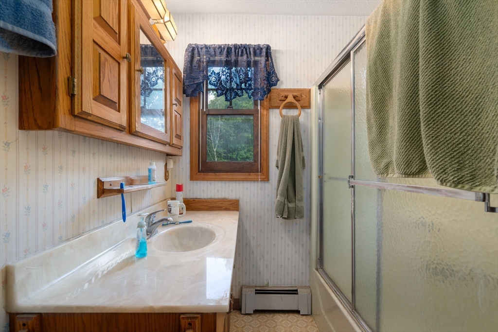 1 Leno Road Sturbridge, MA 01566 - Photo 16 of 33