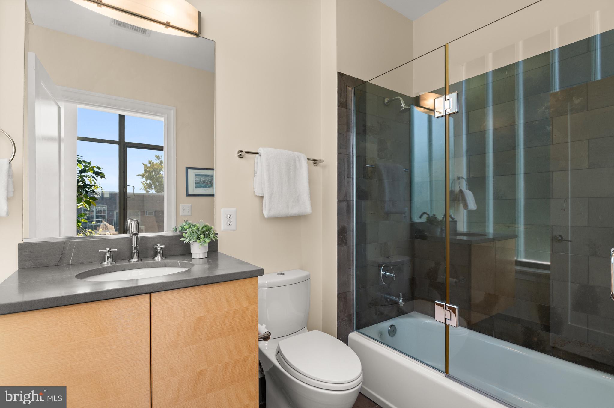 2516 Q Street Northwest, Unit C301 Washington, DC 20007 - Photo 13 of 17 Bedroom 2 en-suite bath