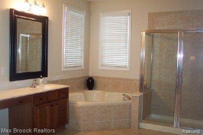 5785 Stonehaven Boulevard Rochester, MI 48306 - Photo 23 of 24 stonehaven master bath