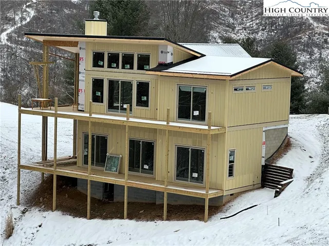 $649,000 | 19 Cozy Cabins Circle, Piney Creek, NC 28663