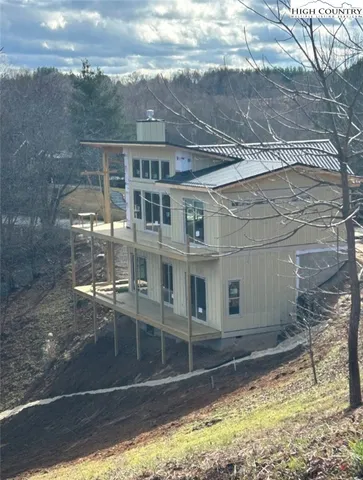 $649,000 | 19 Cozy Cabins Circle, Piney Creek, NC 28663