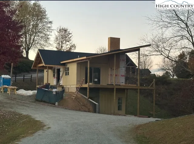 $649,000 | 19 Cozy Cabins Circle, Piney Creek, NC 28663