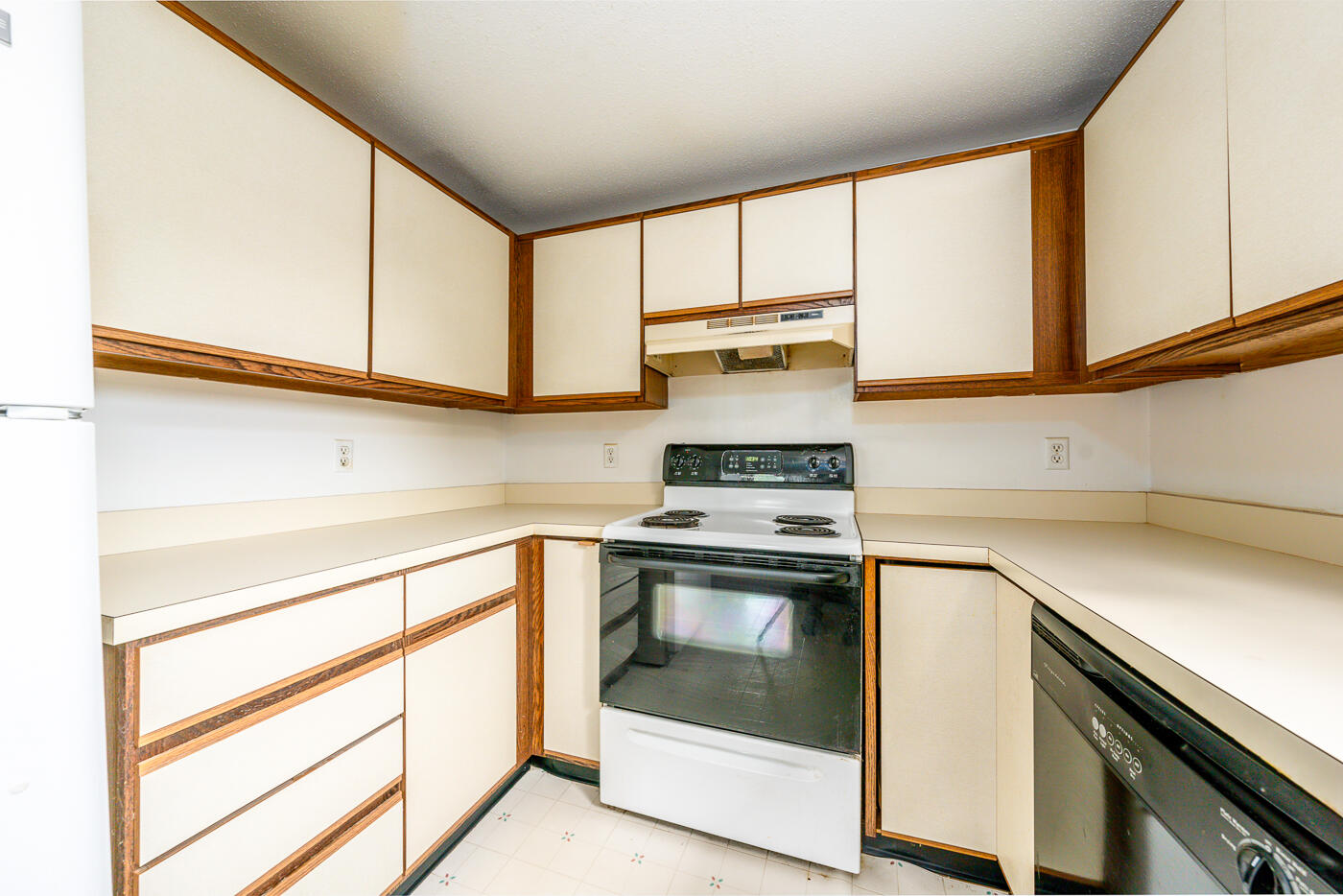 8 Merchants Road, Unit 9 Sandwich, MA 02563 - Photo 11 of 23 kitchen3