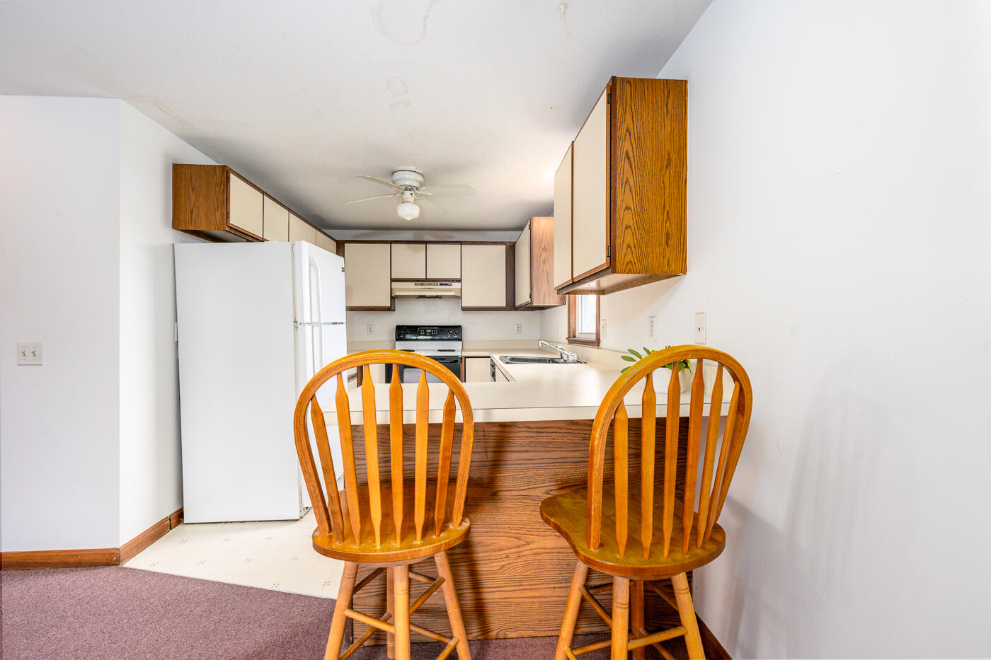 8 Merchants Road, Unit 9 Sandwich, MA 02563 - Photo 9 of 23 kitchen2