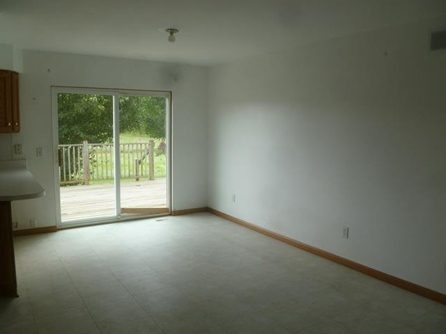 14690 Goutz Road Monroe, MI 48161 - Photo 5 of 20 Dining area