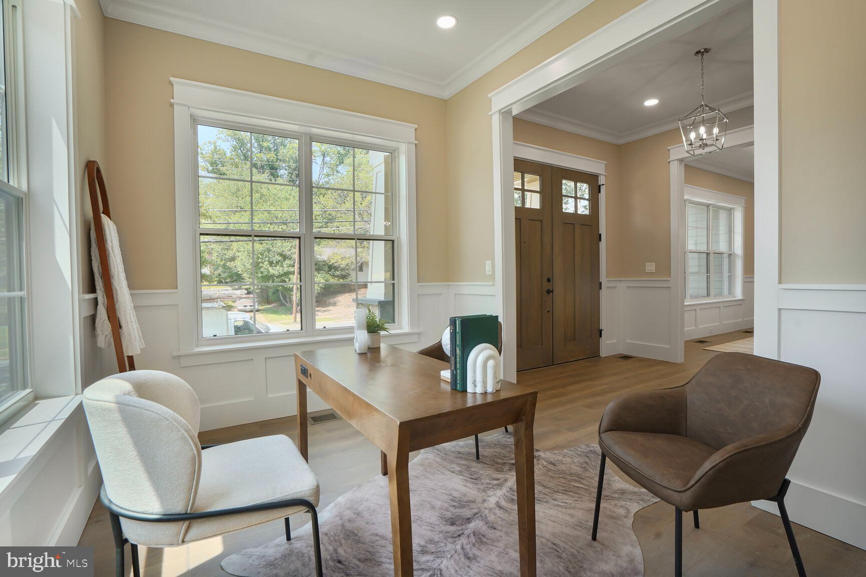 504 Kingsley Road Southwest Vienna, VA 22180 - Photo 14 of 148 A Great, Stylish Space to Work From Home!