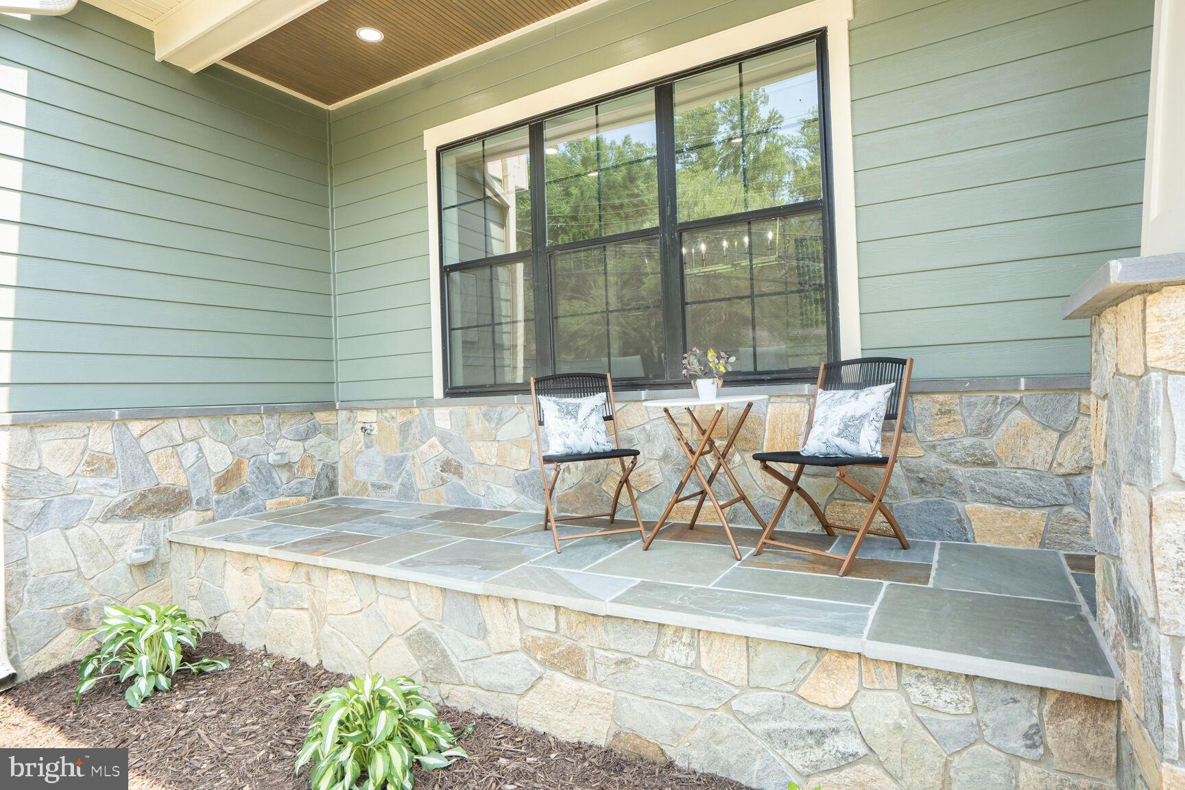 504 Kingsley Road Southwest Vienna, VA 22180 - Photo 8 of 148 Unwind Here With a Glass of Wine!