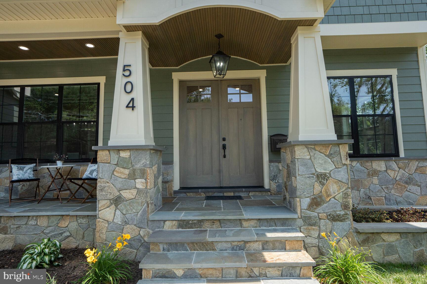 504 Kingsley Road Southwest Vienna, VA 22180 - Photo 9 of 148 Come On In! Let's Explore this Vienna Beauty!