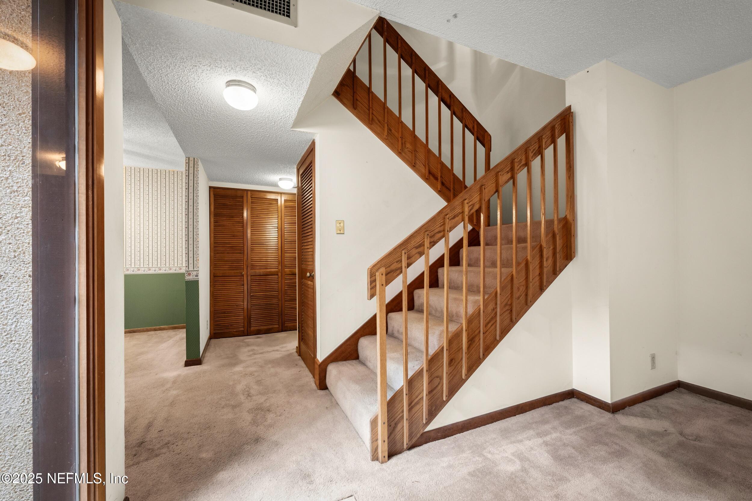 10349 Big Tree Terrace Jacksonville, FL 32257 - Photo 9 of 35 a view of an entryway