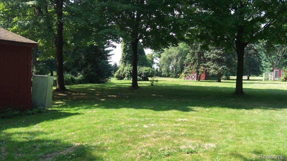 45371 Fairchild Road Macomb, MI 48042 - Photo 4 of 14 100_0058