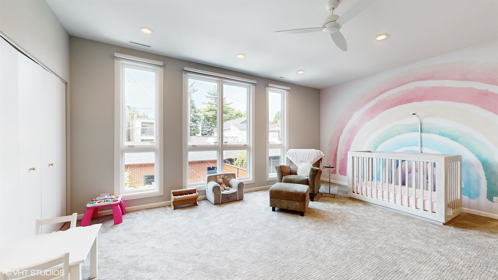 2216 North Wayne Avenue Chicago, IL 60614 - Photo 19 of 40 a living room with furniture and a large window