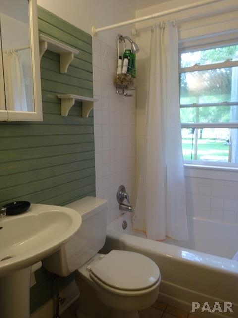 212 East Cherry Ridge Road Peoria, IL 61614 - Photo 8 of 20 Gallery Image 8