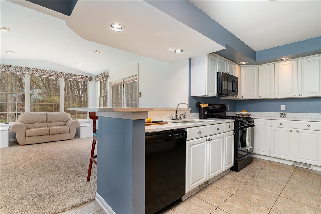 797 Tinker Tavern Road Webster, NY 14580 - Photo 13 of 29