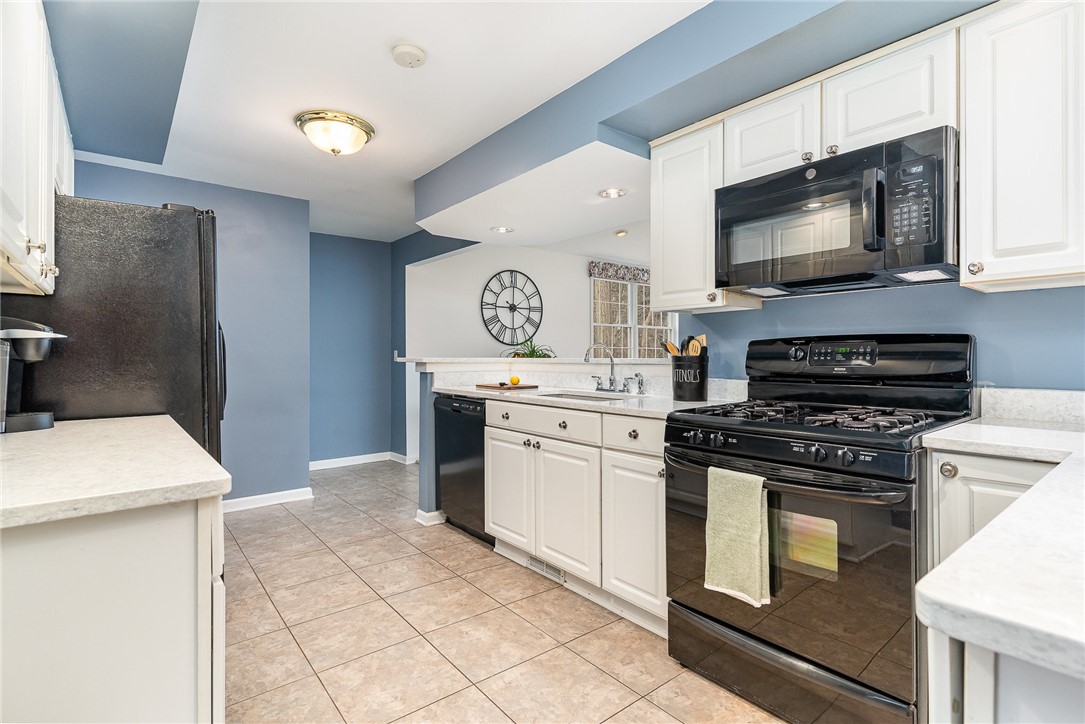 797 Tinker Tavern Road Webster, NY 14580 - Photo 17 of 29