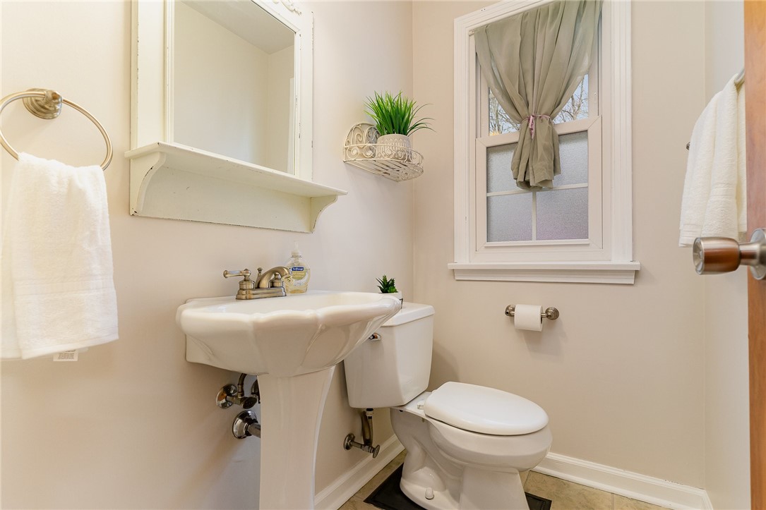 797 Tinker Tavern Road Webster, NY 14580 - Photo 18 of 29