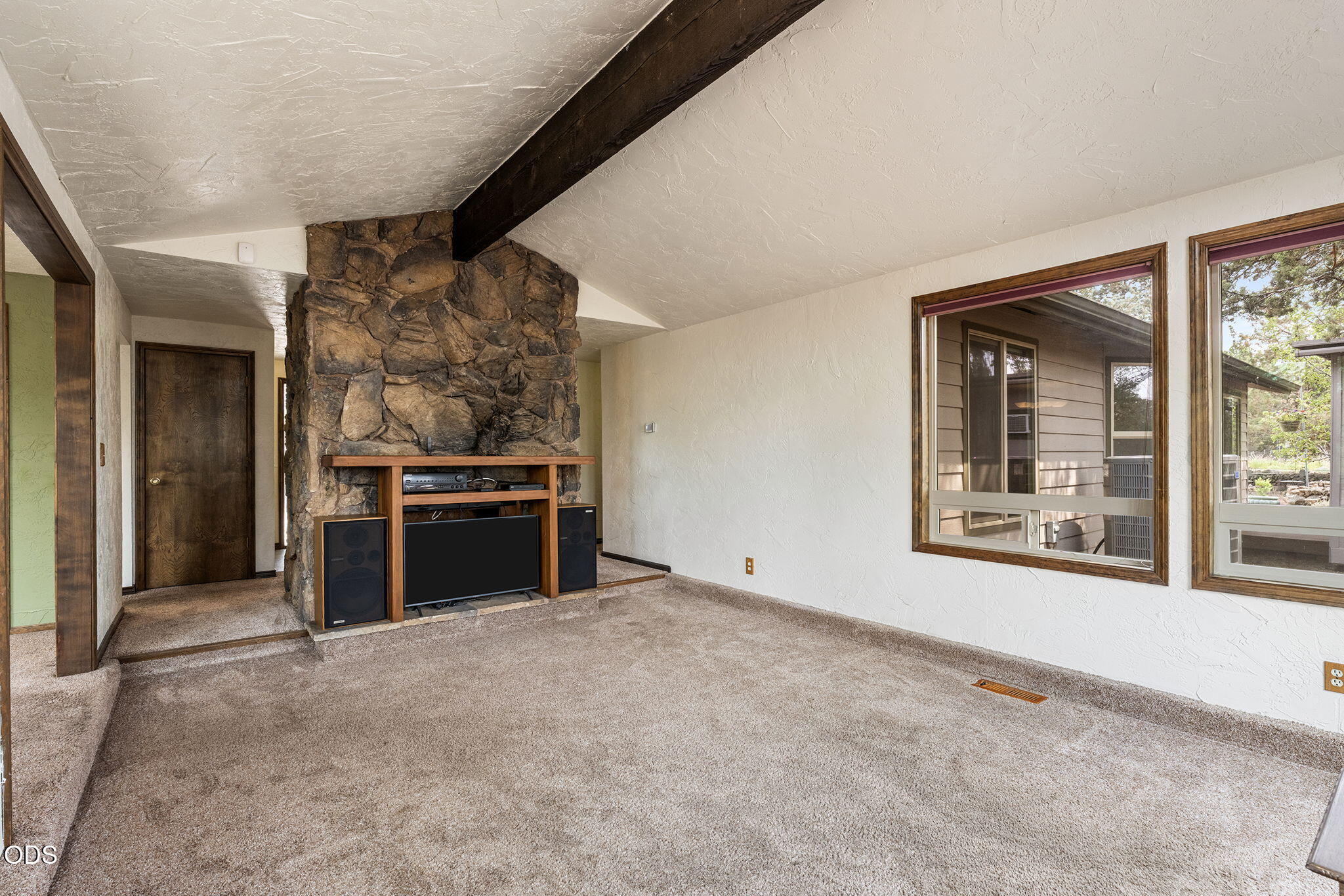 64699 McGrath Road Bend, OR 97701 - Photo 6 of 44