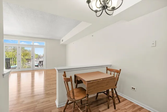 $224,900 | 11001 Deblin Lane, Unit 203, Oak Lawn, IL 60453