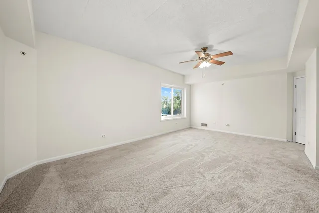 $224,900 | 11001 Deblin Lane, Unit 203, Oak Lawn, IL 60453