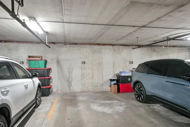 $224,900 | 11001 Deblin Lane, Unit 203, Oak Lawn, IL 60453