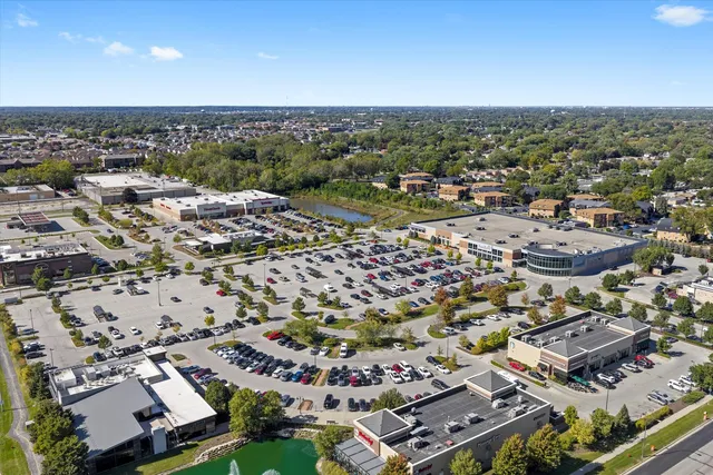 $224,900 | 11001 Deblin Lane, Unit 203, Oak Lawn, IL 60453