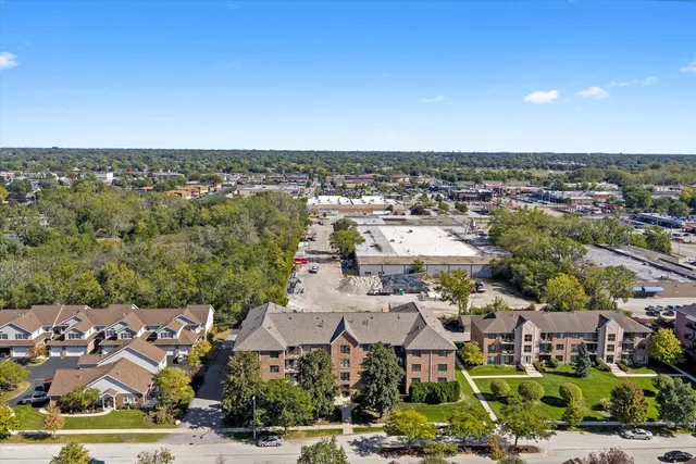 $224,900 | 11001 Deblin Lane, Unit 203, Oak Lawn, IL 60453