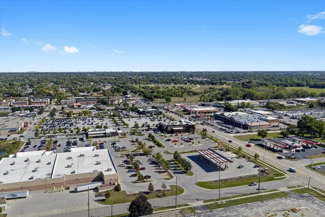 $224,900 | 11001 Deblin Lane, Unit 203, Oak Lawn, IL 60453