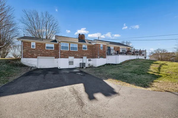 $299,900 | 1965 Celina Road, Red Boiling Springs, TN 37150