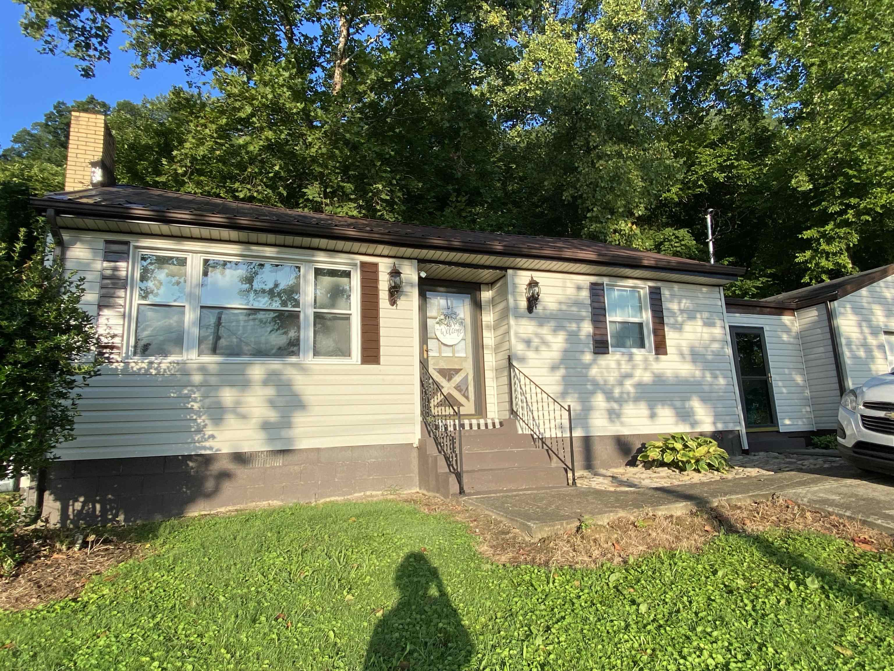 1320 Riverview Road Russell, KY 41101 - Photo 1 of 16 Gallery Image 1