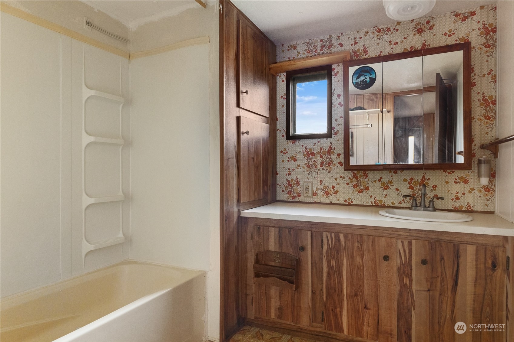 4768 Sharpe Road Anacortes, WA 98221 - Photo 18 of 37