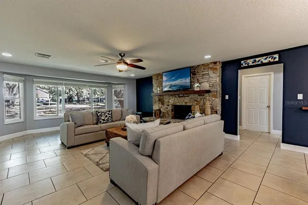 $859,900 | 3272 Majestic Oak Drive, St. Cloud, FL 34771