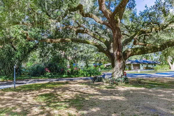 $859,900 | 3272 Majestic Oak Drive, St. Cloud, FL 34771