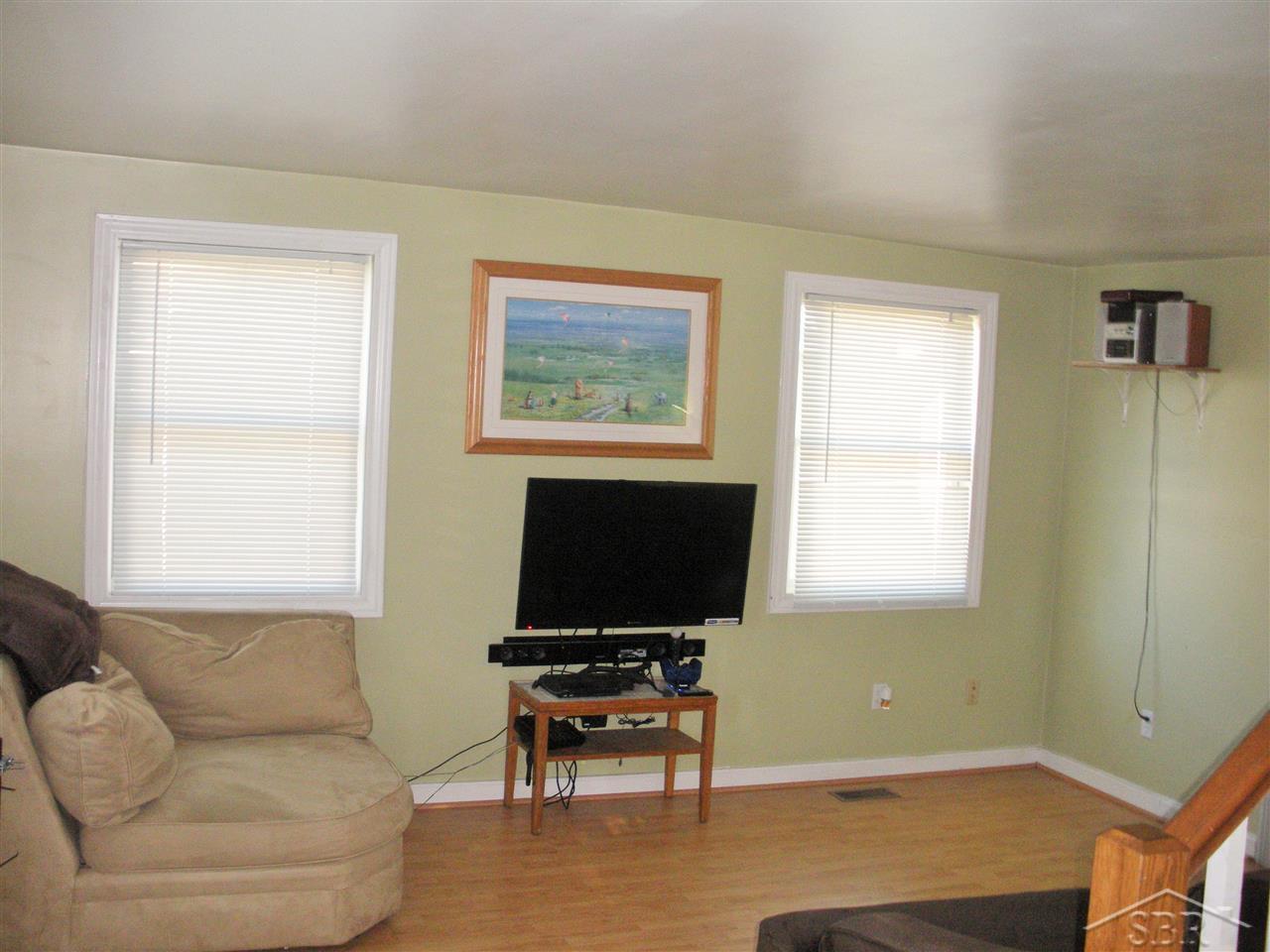 8867 Van Cleve Road Vassar, MI 48768 - Photo 4 of 27 31270076-3.JPG