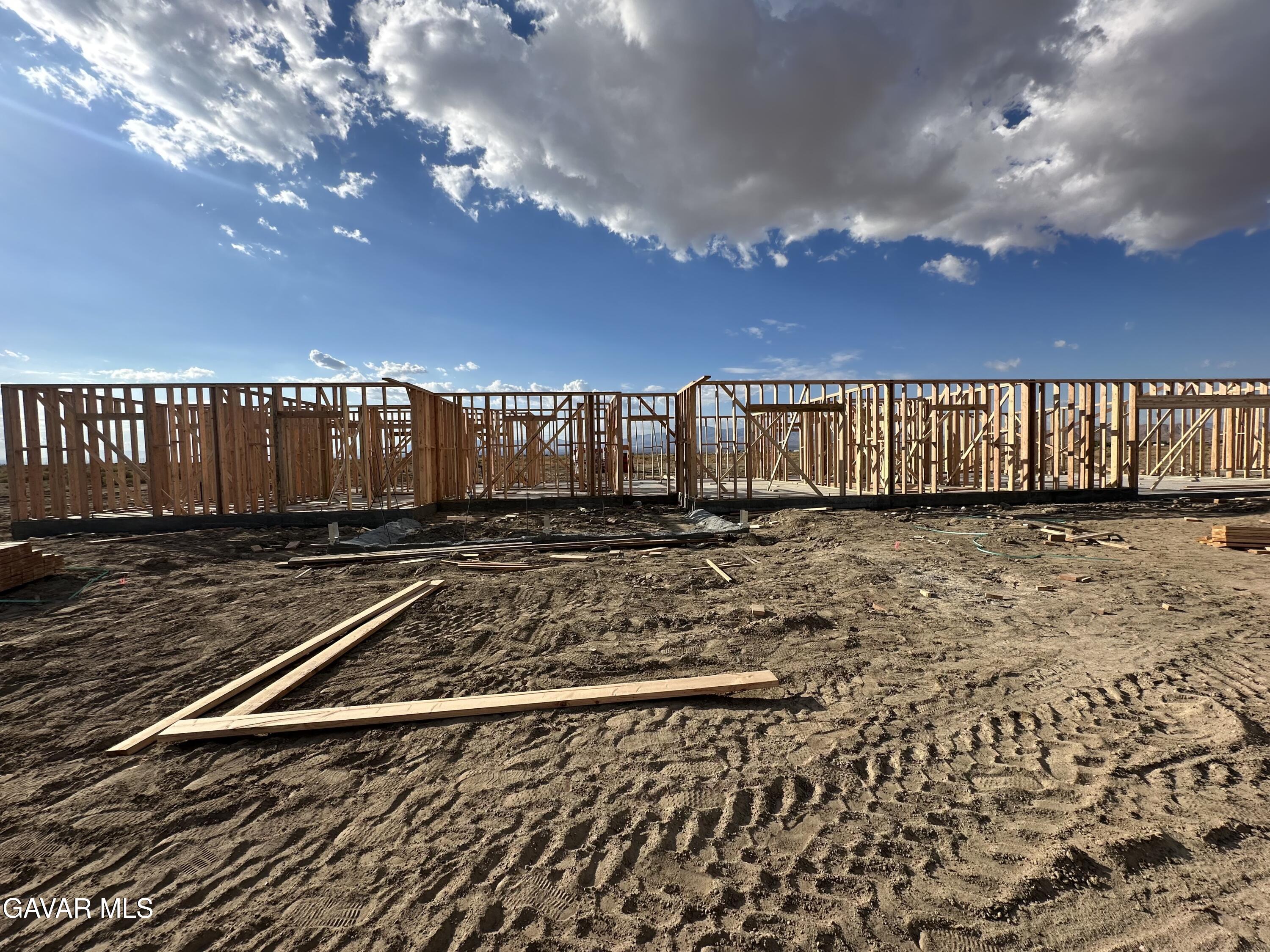 50967 Spring Valley Road Lancaster, CA 93536 - Photo 5 of 11 a view of a backyard