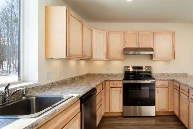 $190,000 | 99-2 Safford Cmns Way, Woodstock, VT 05091