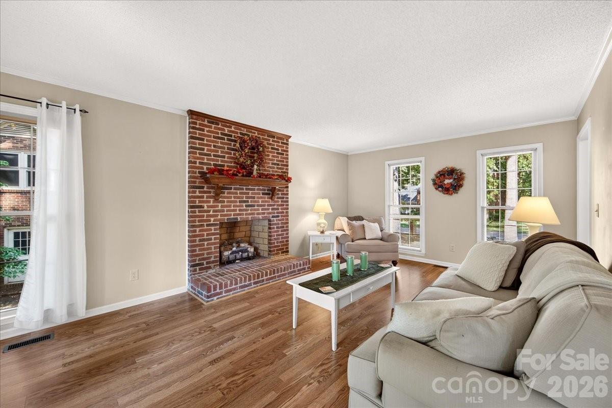 2036 Kilkenney Hill Road Matthews, NC 28105 - Photo 8 of 48 Gallery Image 8
