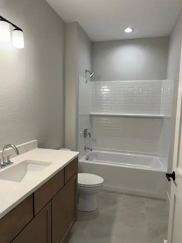 $579,990 | 1039 Waterstone Court, Pewaukee, WI 53072