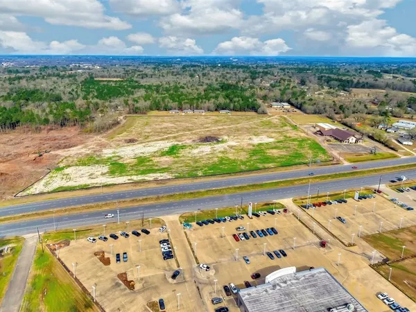 $4,000,000 | 1702 South Medford Drive, Lufkin, TX 75901