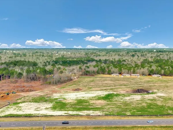 $4,000,000 | 1702 South Medford Drive, Lufkin, TX 75901