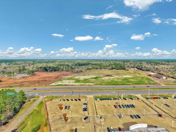 $4,000,000 | 1702 South Medford Drive, Lufkin, TX 75901