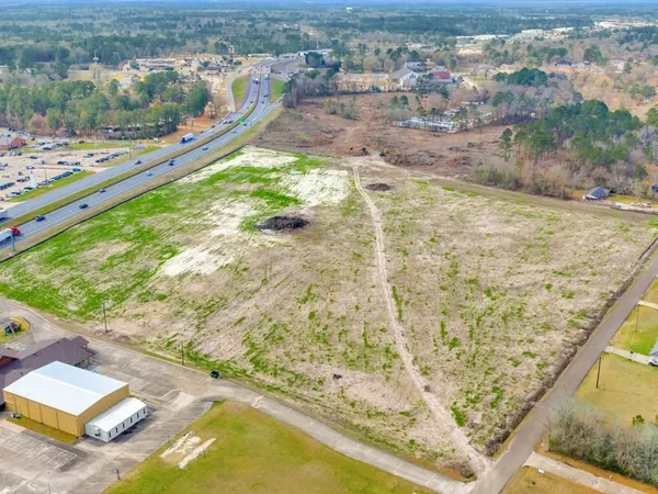 $4,000,000 | 1702 South Medford Drive, Lufkin, TX 75901