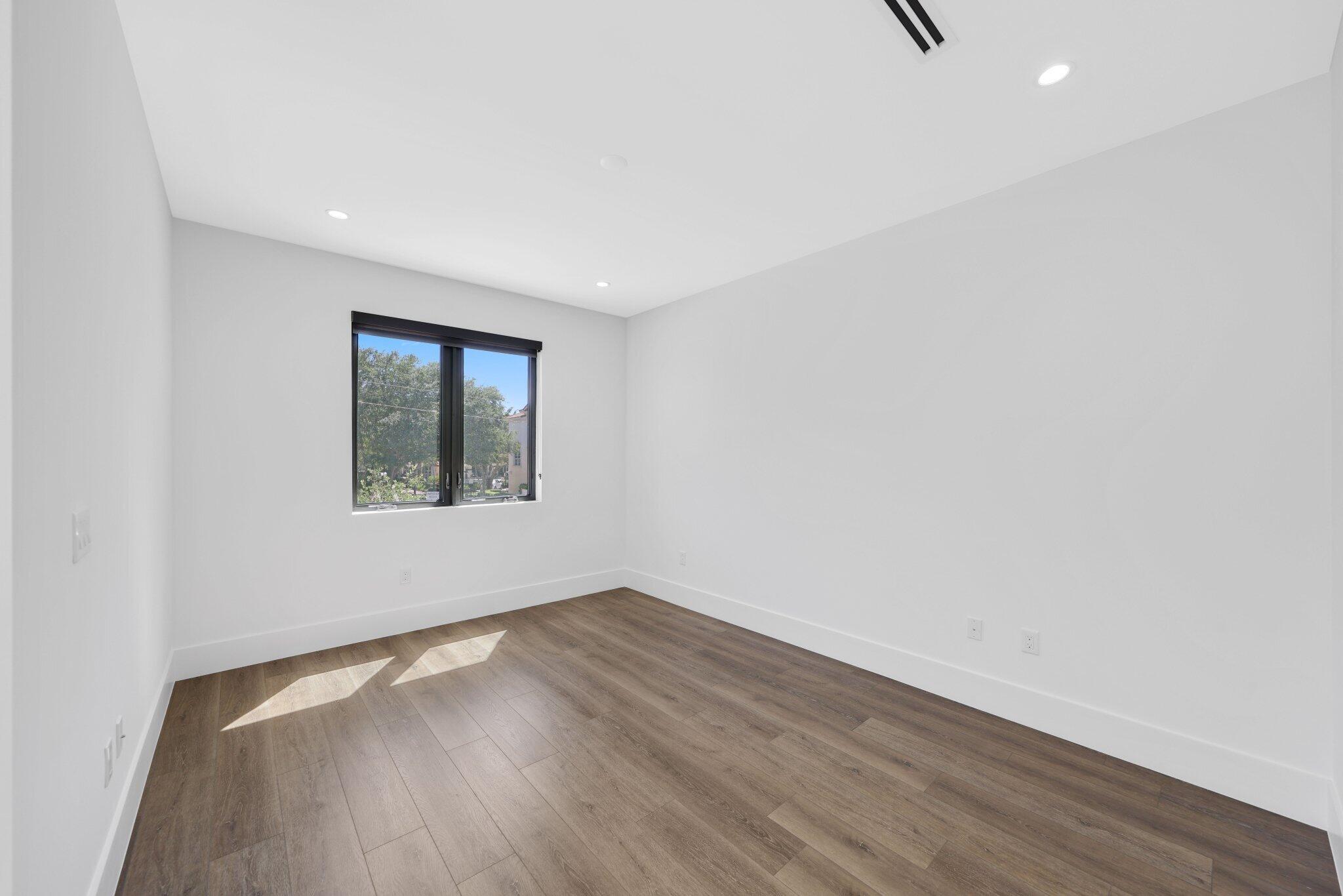 655 Kingsbridge Street Boca Raton, FL 33487 - Photo 54 of 76 655 Kingsbridge St - 52.jpg-SMALL