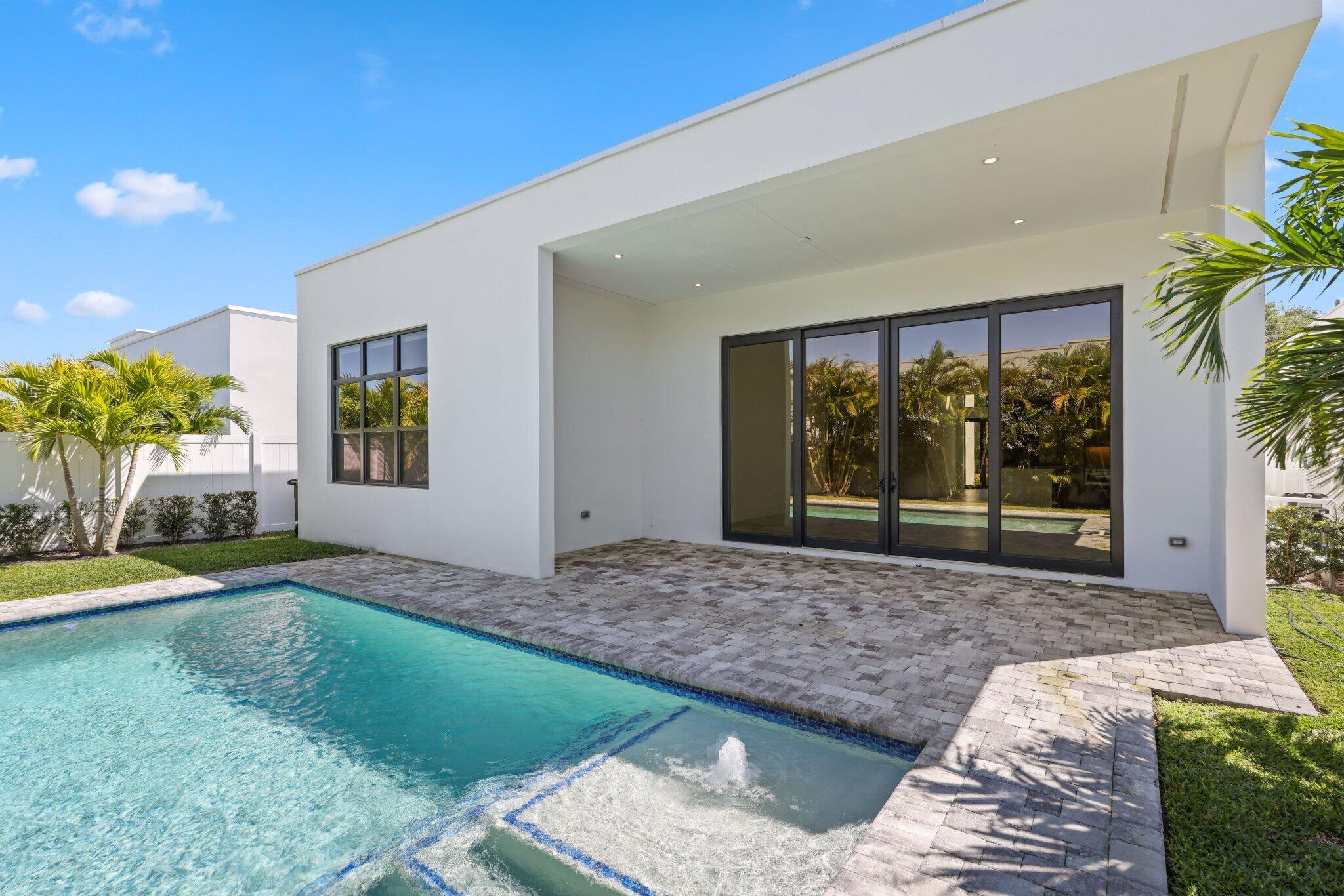 655 Kingsbridge Street Boca Raton, FL 33487 - Photo 68 of 76 655 Kingsbridge St - 66.jpg-SMALL