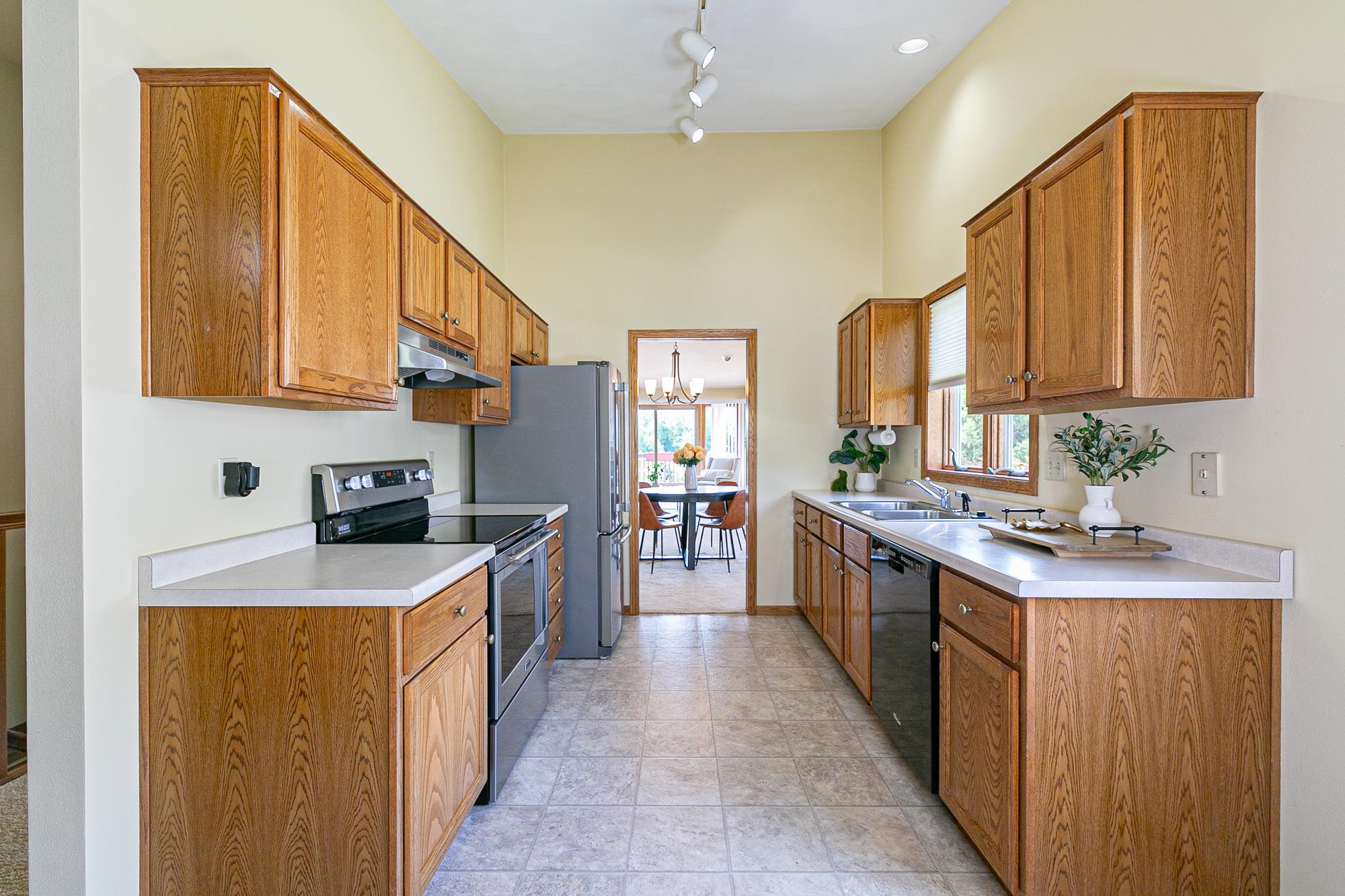W2759 Brookhaven Drive Appleton, WI 54915 - Photo 9 of 45